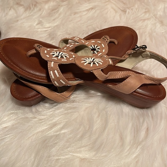 5 pairs of shoes - Picture 6 of 8